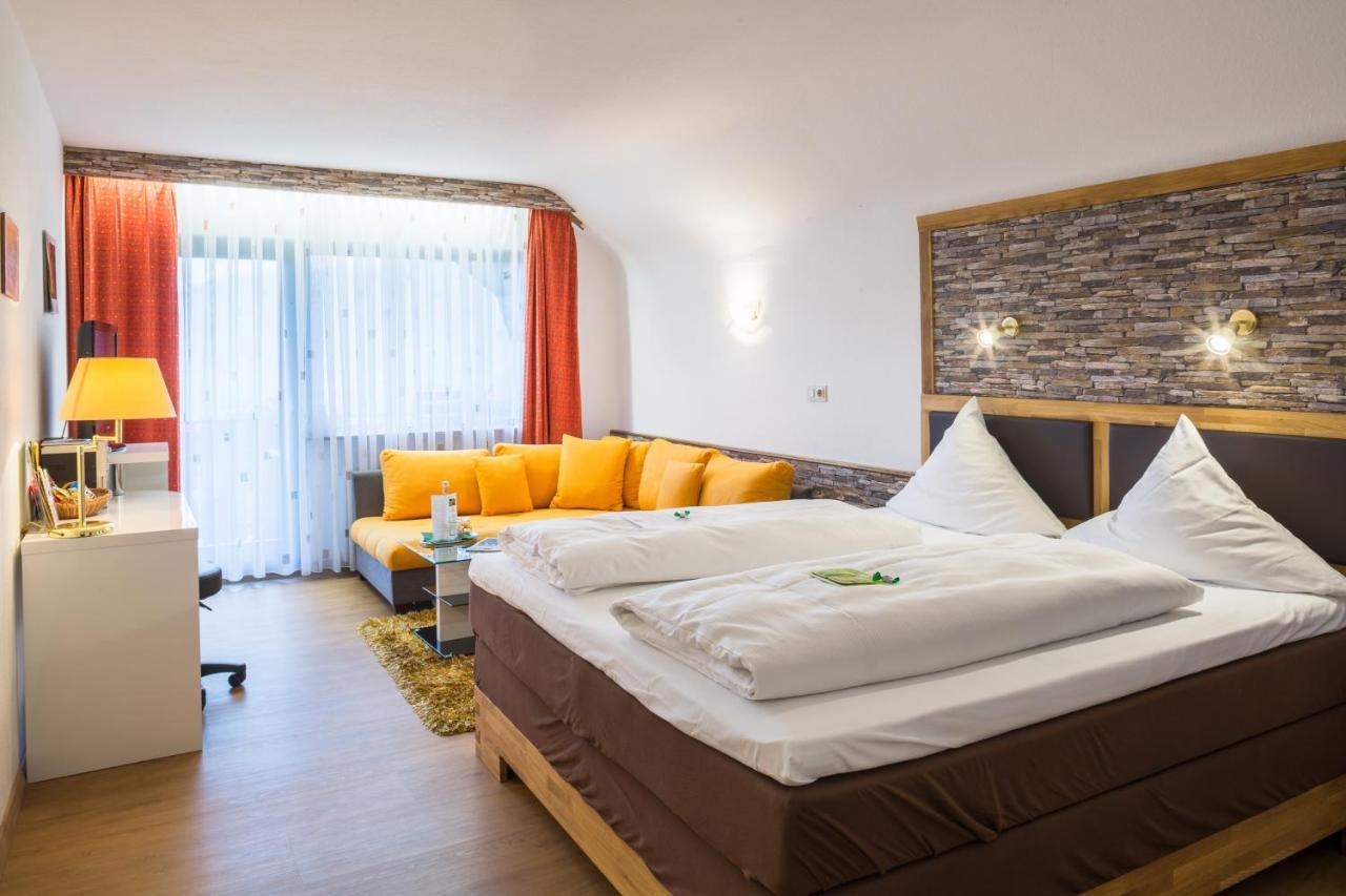Hotel Sonnenblick Schenkenzell ภายนอก รูปภาพ